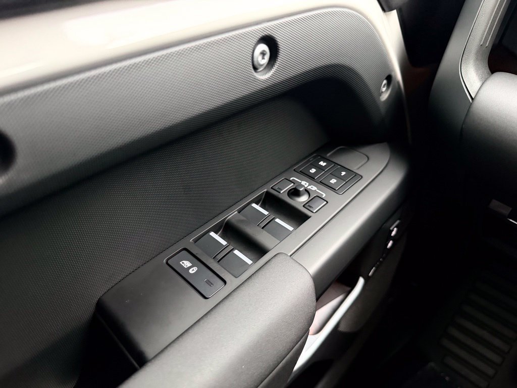 New 2026 Land Rover Defender 110 S AWD/4WD image 16