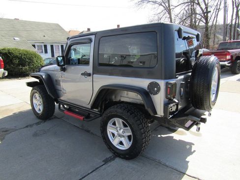 Used 2016 Jeep Wrangler Sport image 7