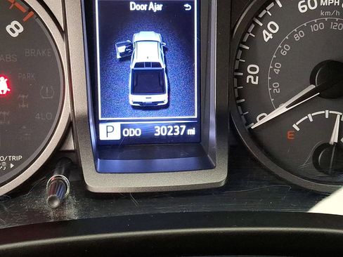 Certified 2021 Toyota Tacoma TRD Off-Road image 13