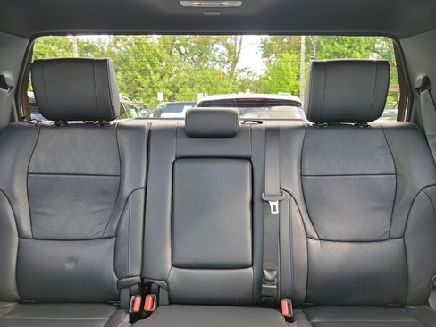 Used 2023 Toyota Tundra Platinum image 16