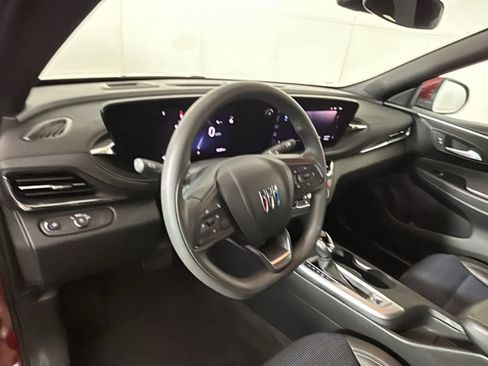 Used 2025 Buick Envista Preferred FWD image 15