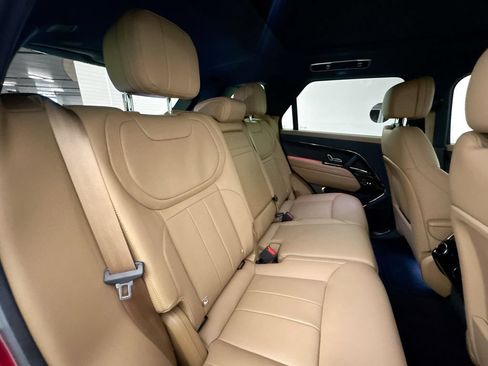 Used 2024 Land Rover Range Rover Sport SE AWD/4WD image 28