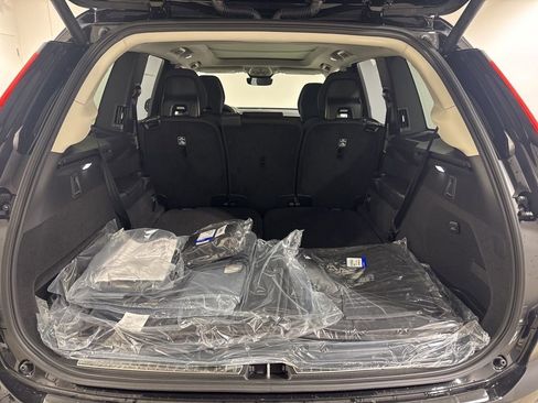 New 2026 Volvo XC90 B6 Plus w/ Protection Package Premier image 31
