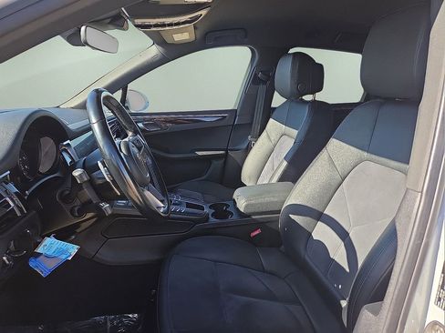 Used 2020 Porsche Macan image 18