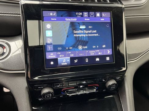 Used 2022 Jeep Grand Cherokee L Laredo AWD/4WD image 18