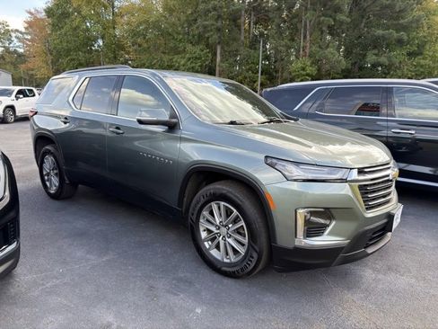 Used 2023 Chevrolet Traverse LT w/ LPO, Floor Liner Package image 3