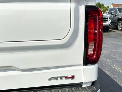 Used 2022 GMC Sierra 1500 AT4 w/ AT4 Premium Package AWD/4WD image 9