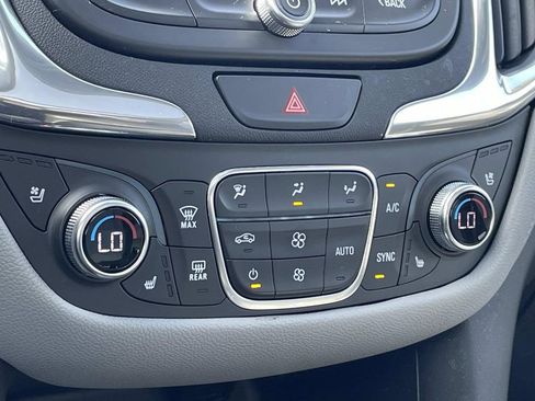 Used 2019 Chevrolet Equinox Premier image 24