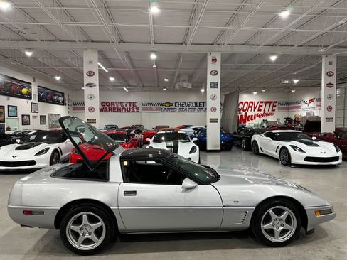 Used 1996 Chevrolet Corvette Coupe RWD image 5