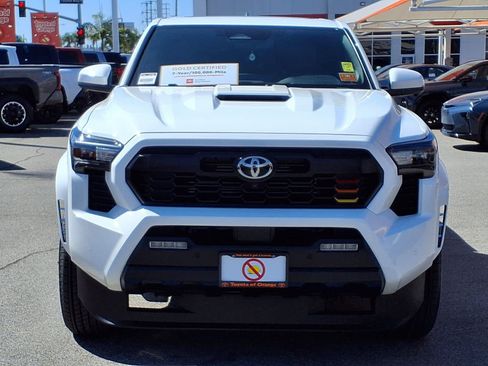 Certified 2024 Toyota Tacoma TRD Sport w/ TRD Sport Premium Package AWD/4WD image 2
