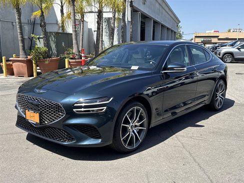 Used 2025 Genesis G70 2.5T AWD/4WD image 7