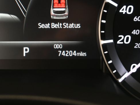 Used 2021 Toyota Highlander XSE FWD image 16