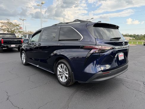 Certified 2025 Toyota Sienna XLE w/ XLE Plus Package AWD/4WD image 5
