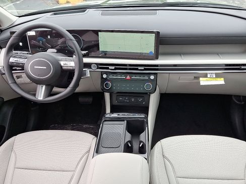 New 2025 Hyundai Tucson Limited image 10