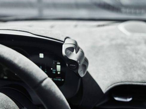 Used 2024 McLaren Artura image 50