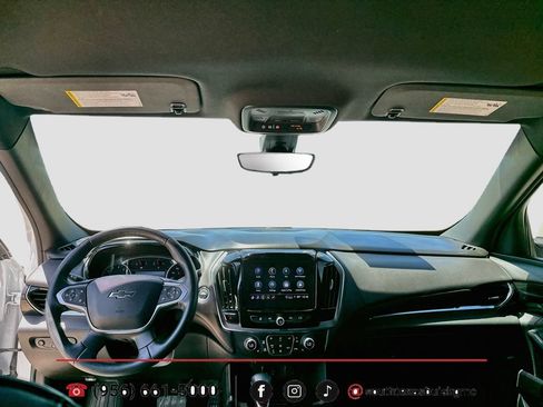 Used 2023 Chevrolet Traverse RS FWD image 22