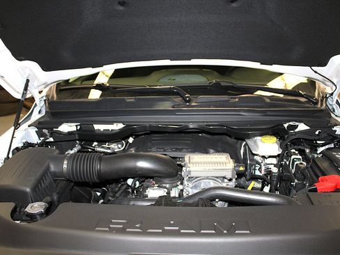 New 2026 RAM 1500 4x4 Crew Cab image 47