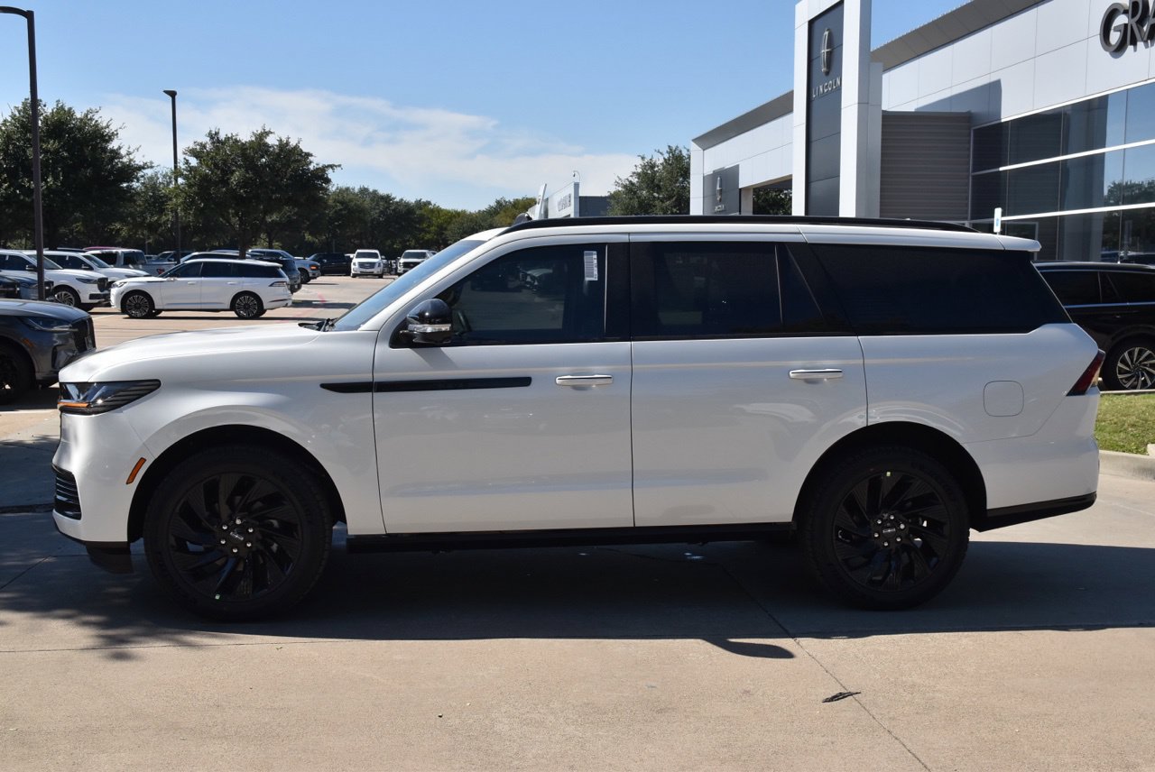 New 2027 Lincoln Navigator Reserve w/ Jet Appearance Package AWD/4WD image 11