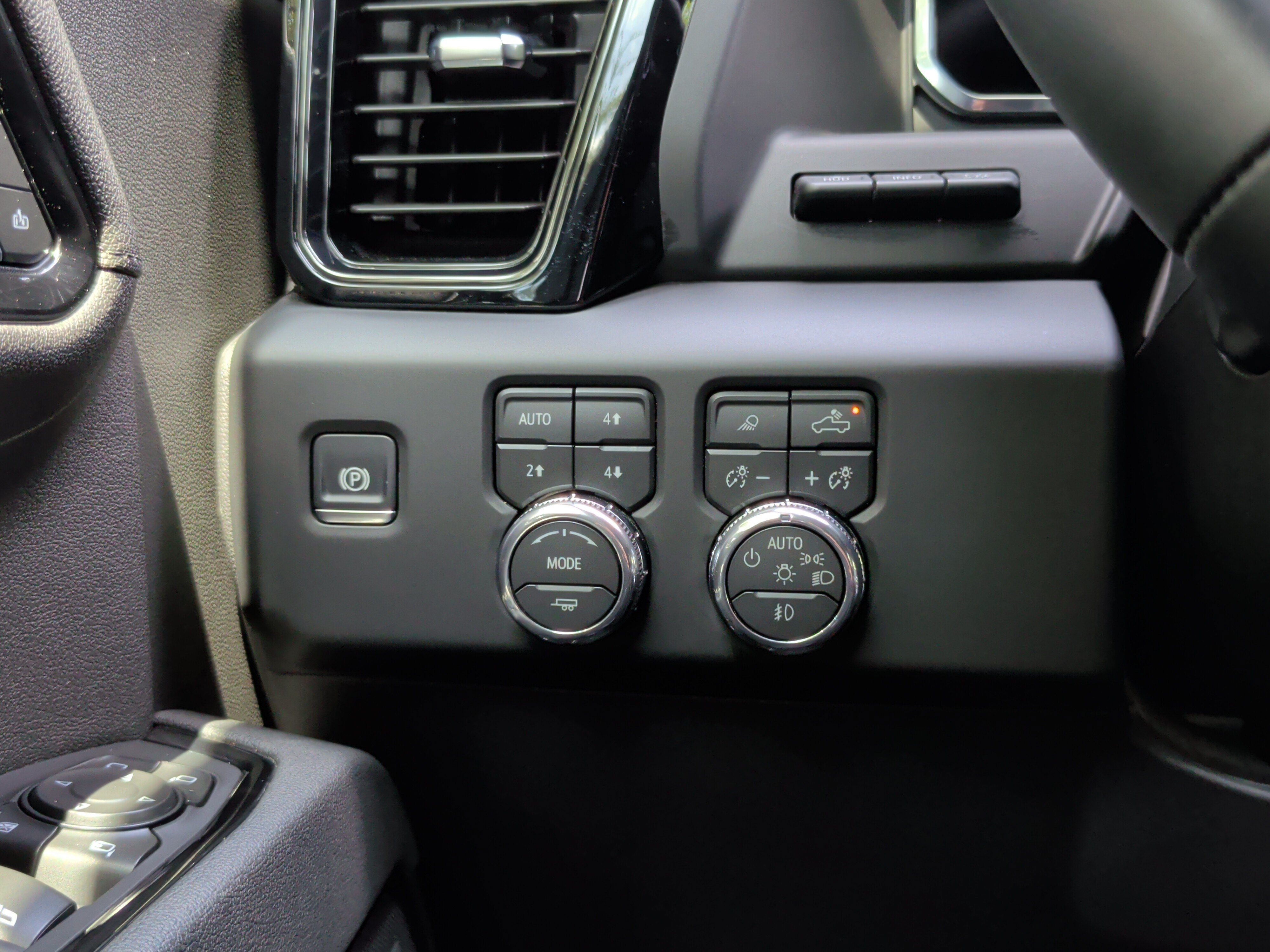 Used 2026 GMC Sierra 1500 AT4 w/ AT4 Premium Package AWD/4WD image 27