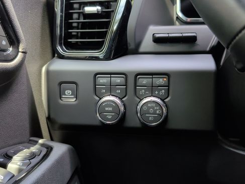 Used 2026 GMC Sierra 1500 AT4 w/ AT4 Premium Package AWD/4WD image 27