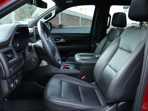 Used 2024 Chevrolet Tahoe Z71 w/ Luxury Package AWD/4WD image 11