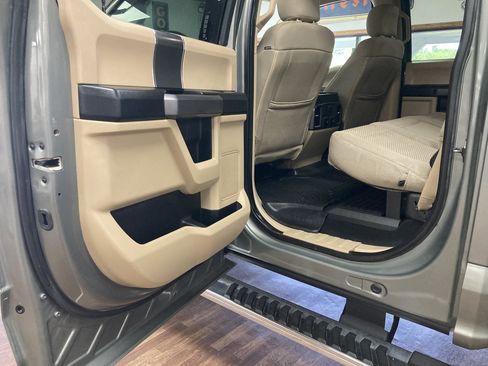 Used 2019 Ford F250 XLT w/ XLT Premium Package AWD/4WD image 13