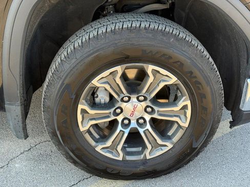 Used 2024 GMC Sierra 1500 SLT image 7