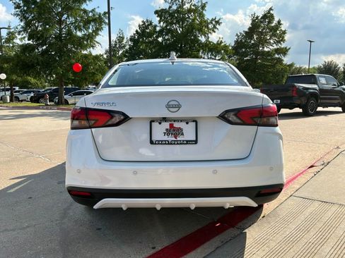Used 2025 Nissan Versa SV FWD image 7