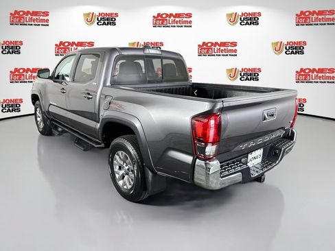 Used 2019 Toyota Tacoma SR5 RWD image 2