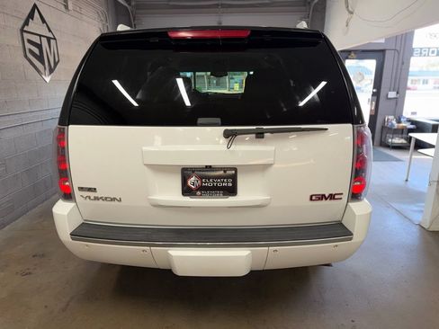 Used 2012 GMC Yukon Denali AWD/4WD image 6