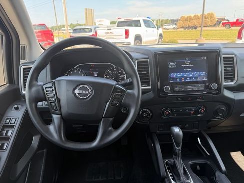 Used 2023 Nissan Frontier SV AWD/4WD image 16