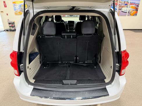 Used 2019 Dodge Grand Caravan SXT FWD image 29
