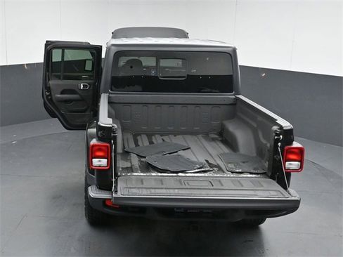 Used 2021 Jeep Gladiator Overland w/ Cold Weather Group image 47