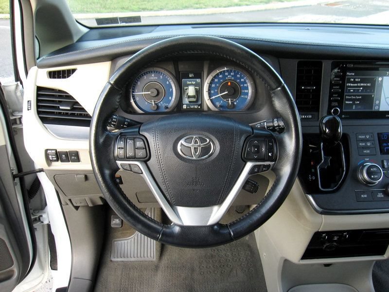 Used 2019 Toyota Sienna XLE w/ XLE Navigation Package AWD/4WD image 21