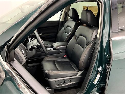 Used 2025 Nissan Pathfinder SL FWD image 30