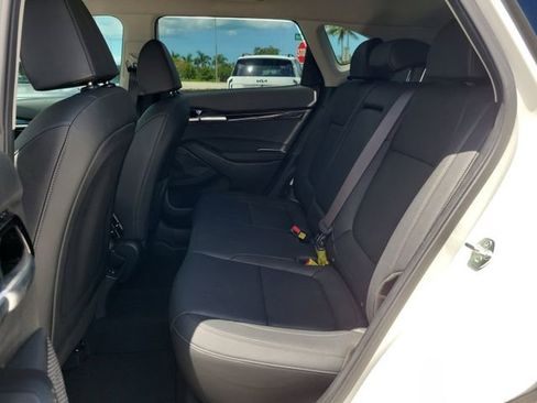 Certified 2025 Kia Seltos EX AWD/4WD image 9