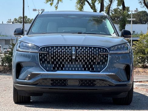 New 2025 Lincoln Aviator Reserve image 3
