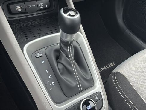 Certified 2026 Hyundai Venue SEL FWD image 35