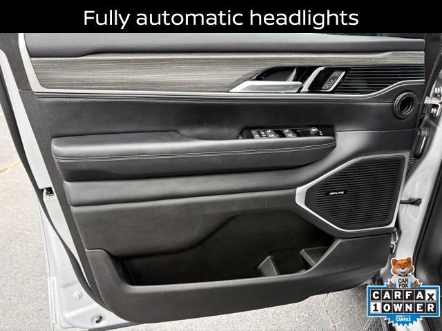 Used 2024 Jeep Wagoneer Series III AWD/4WD image 28