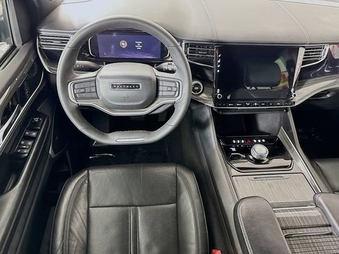 Used 2022 Jeep Wagoneer Series II image 3