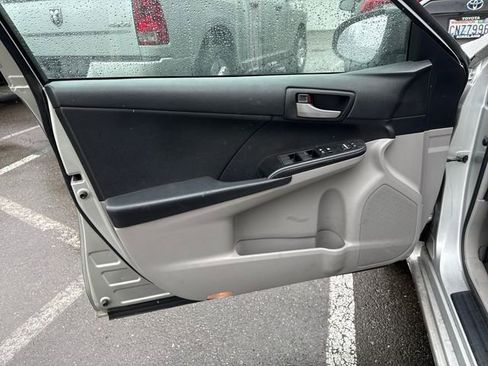 Used 2012 Toyota Camry LE image 17