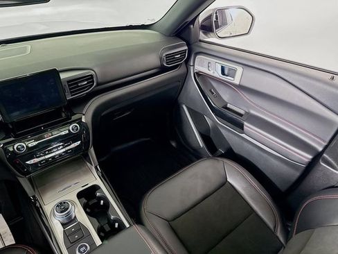 Certified 2023 Ford Explorer ST-Line w/ Class IV Trailer Tow Package image 25