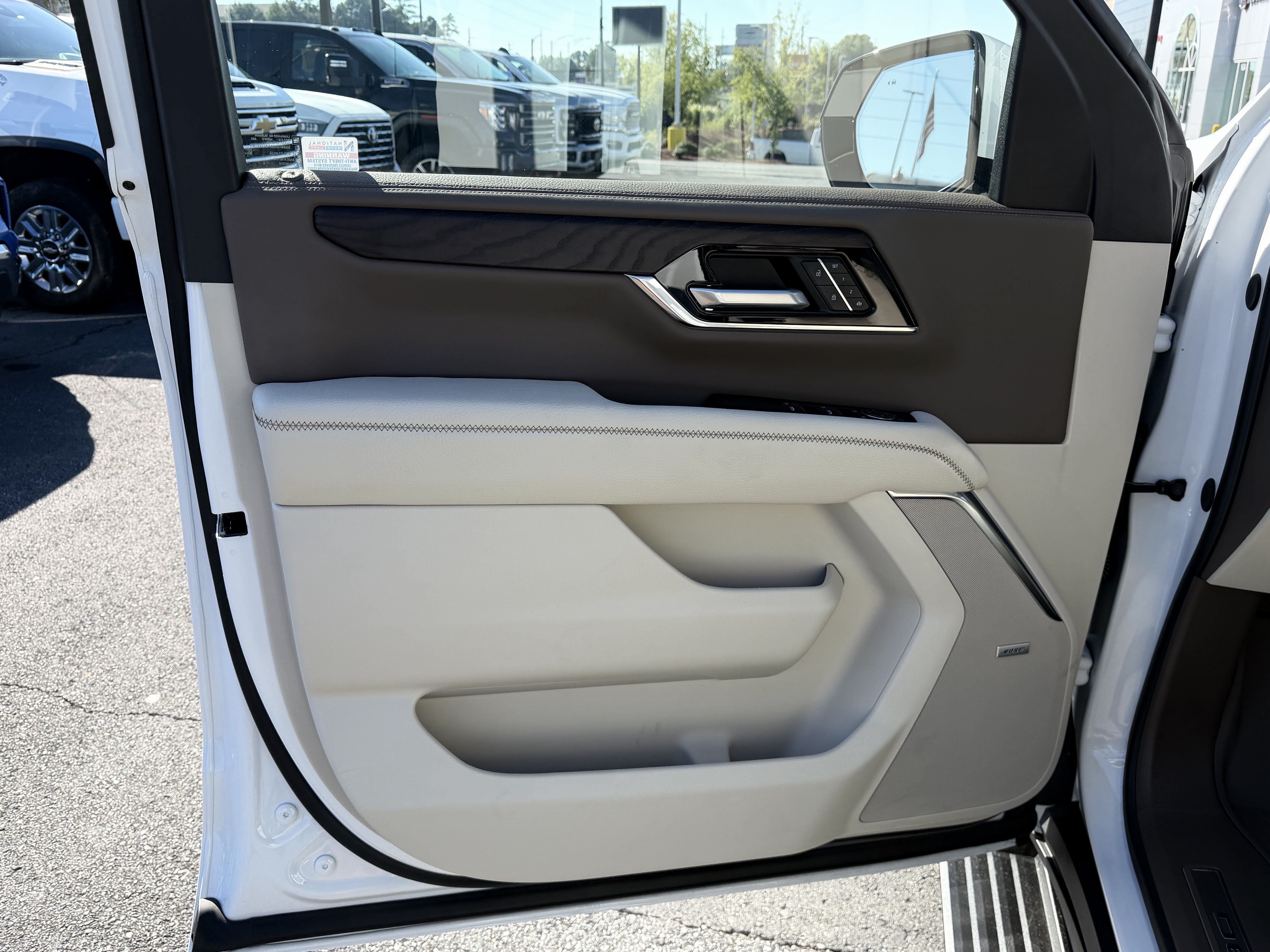 Used 2026 GMC Yukon Denali w/ Sun & Power Step Package RWD image 14