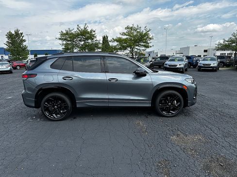 Used 2025 Volkswagen Tiguan SE R-Line AWD/4WD image 2