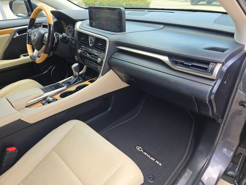 Used 2022 Lexus RX 350L FWD w/ Premium Package image 29