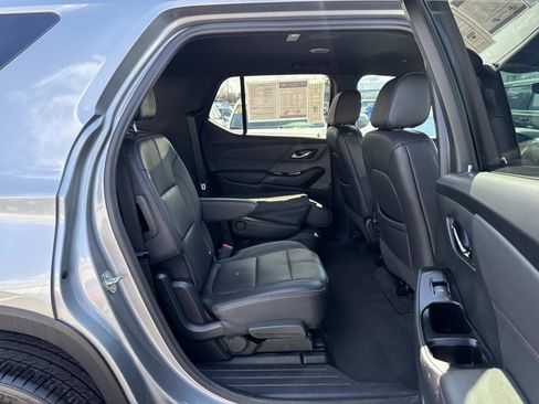 Used 2023 Chevrolet Traverse RS image 16
