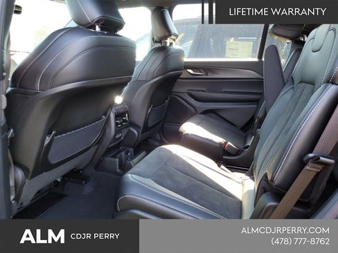 New 2025 Jeep Grand Cherokee L Altitude AWD/4WD image 7