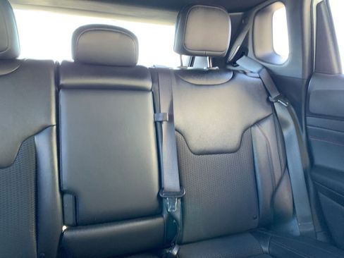 Used 2025 Jeep Compass Trailhawk image 36