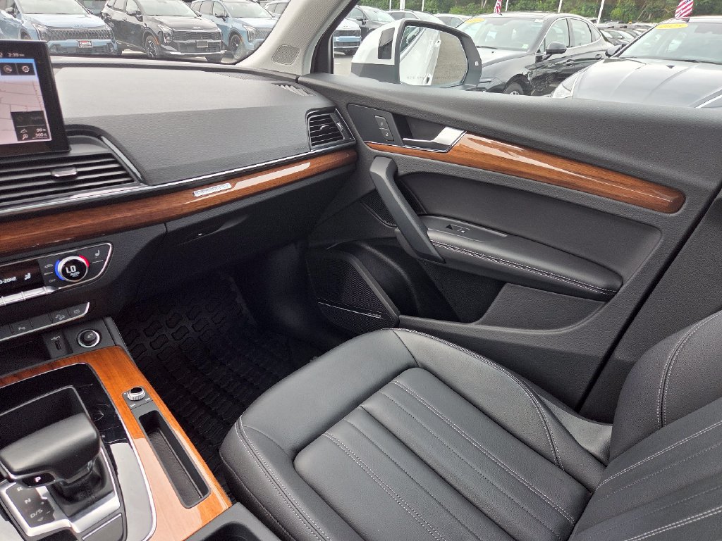 Used 2023 Audi Q5 2.0T Premium Plus w/ Premium Plus Package AWD/4WD image 16