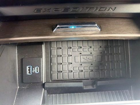 Used 2024 Ford Expedition Max Limited AWD/4WD image 31